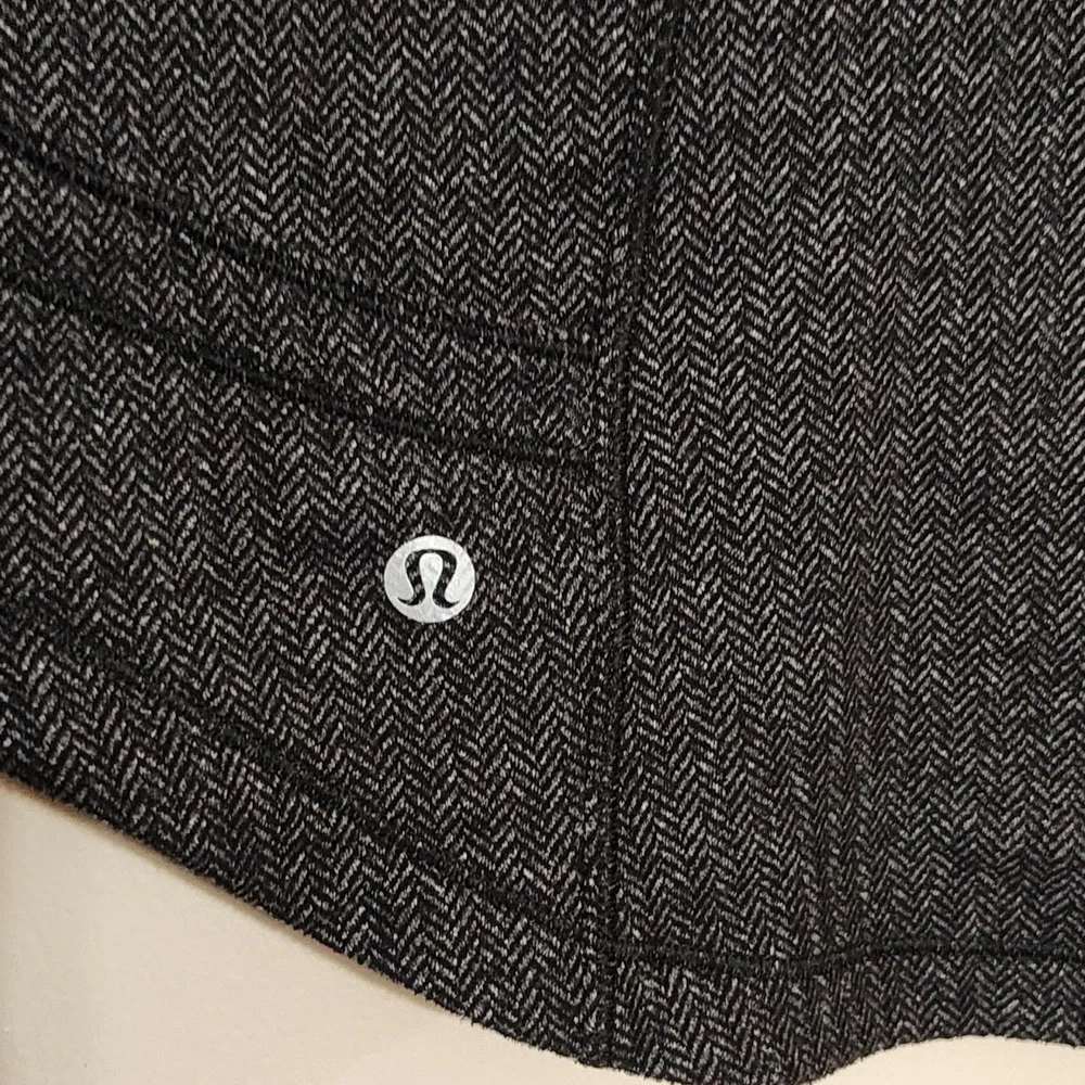 Lululemon Base Runner Half Zip size 10 - Picture 7 of 15